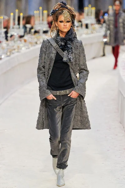 Look 48